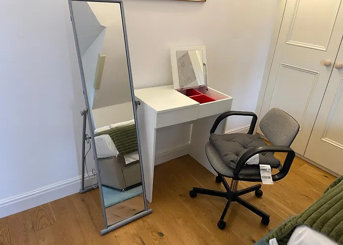 Luxury Deluxe Rooms In Surbiton, Good Access To London Waterloo