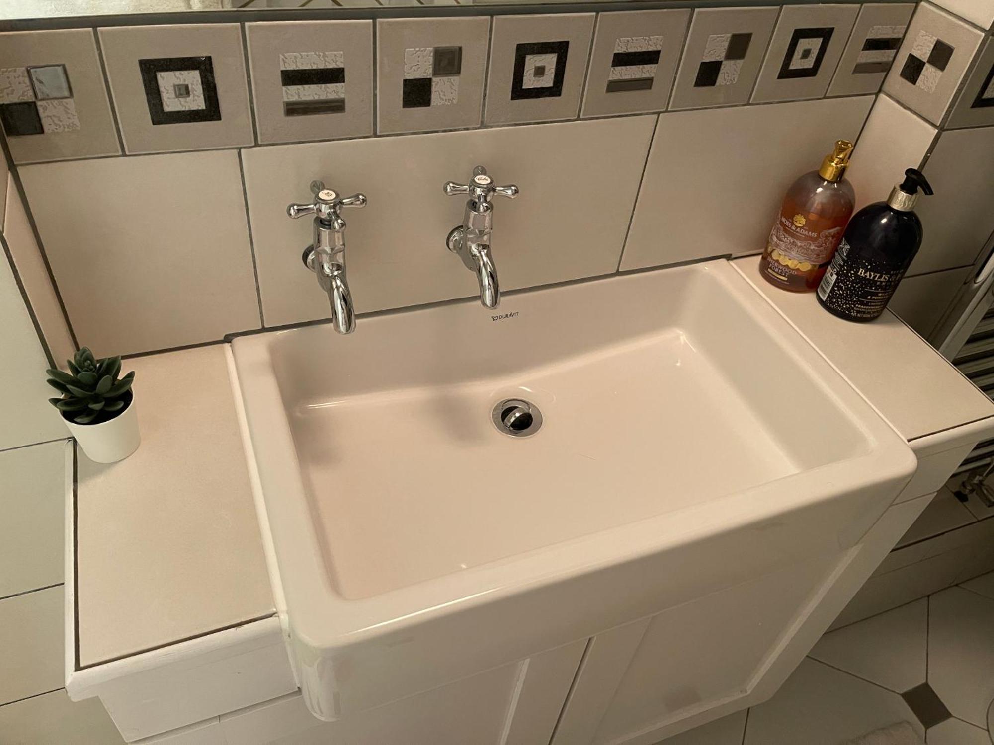 Luxury Deluxe In Surbiton, Good Access To London Waterloo * Surbiton