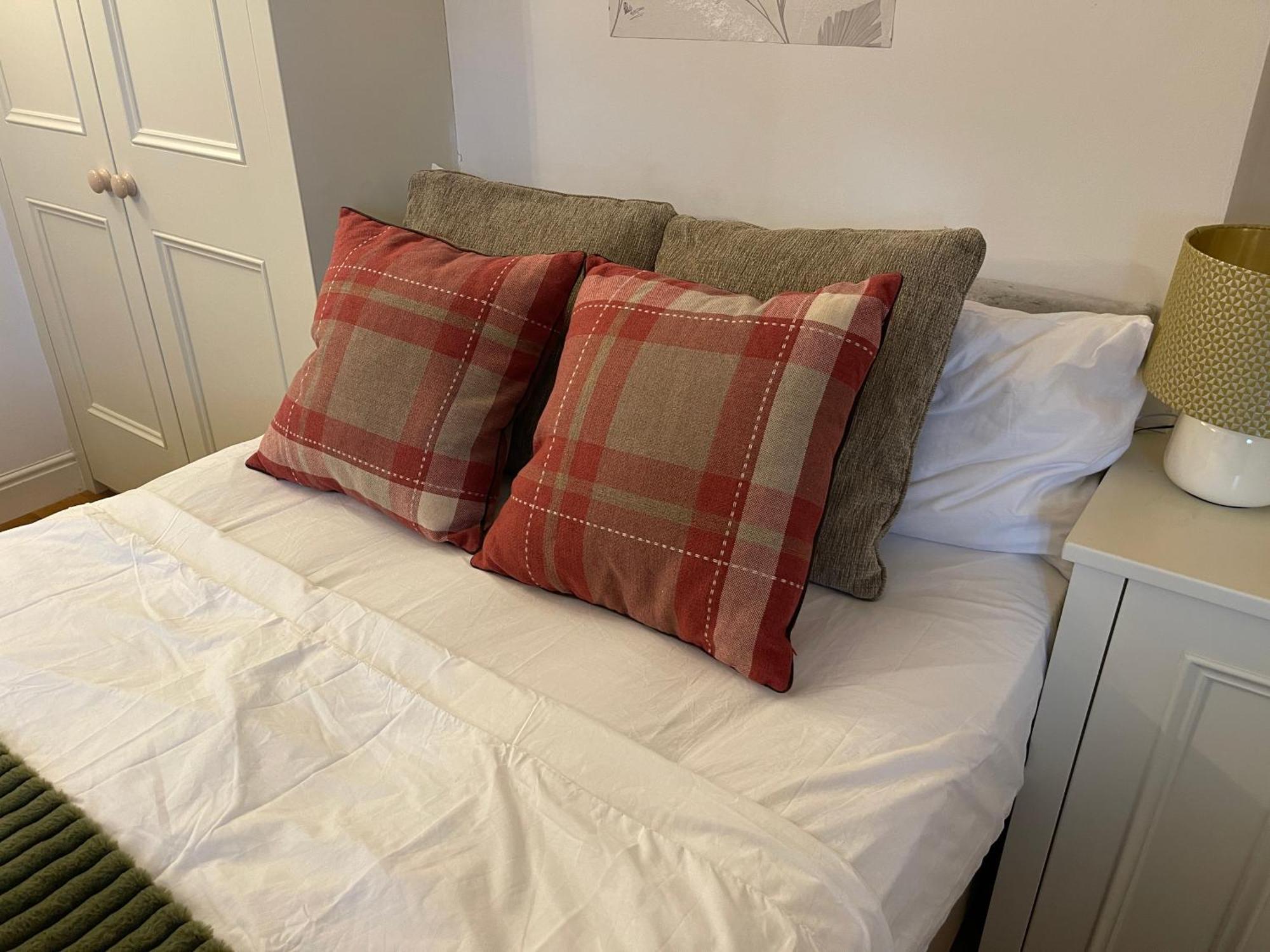 Luxury Deluxe In Surbiton, Good Access To London Waterloo Surbiton