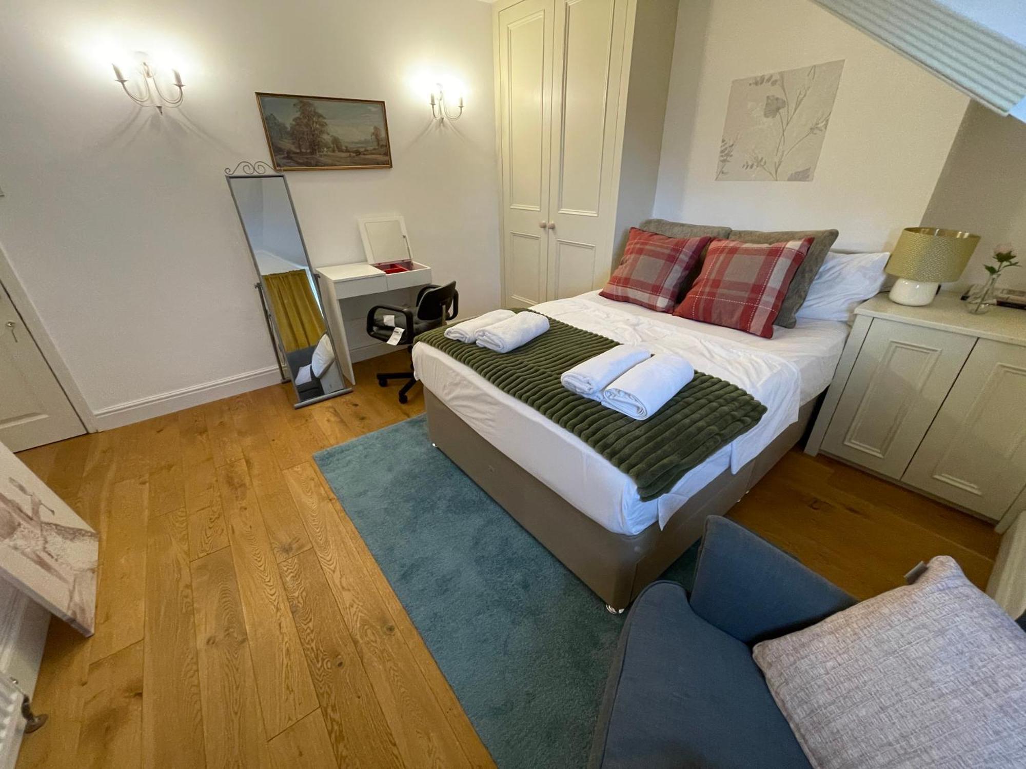 Apartment Luxury Deluxe In Surbiton, Good Access To London Waterloo Surbiton